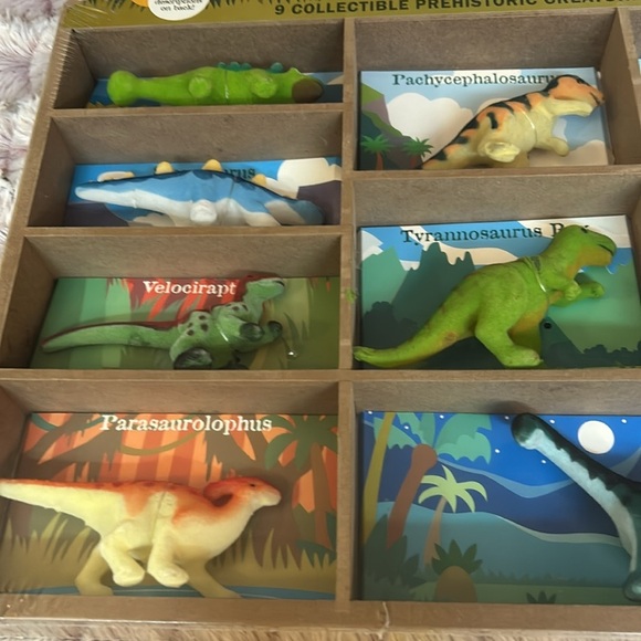 Melissa & Doug Dinosaur party - Picture 2 of 4